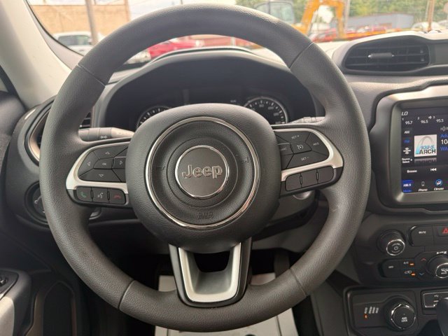 Used 2023 Jeep Renegade Latitude AWD/4WD image 22