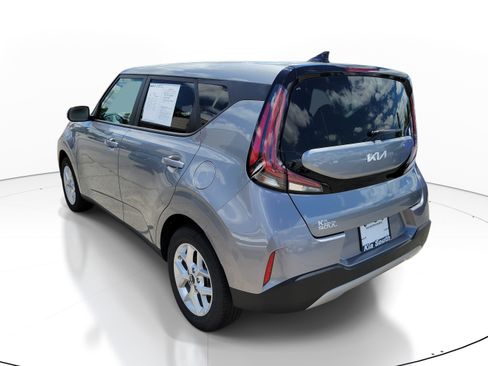 Certified 2025 Kia Soul LX FWD image 4