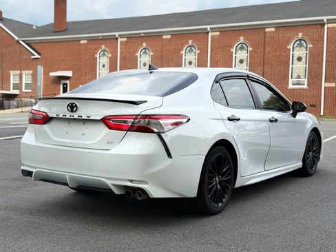 Used 2019 Toyota Camry SE FWD image 6