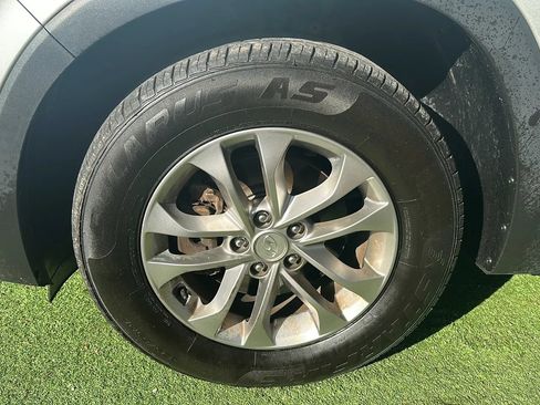 Used 2019 Hyundai Santa Fe SEL w/ Cargo Package AWD/4WD image 46