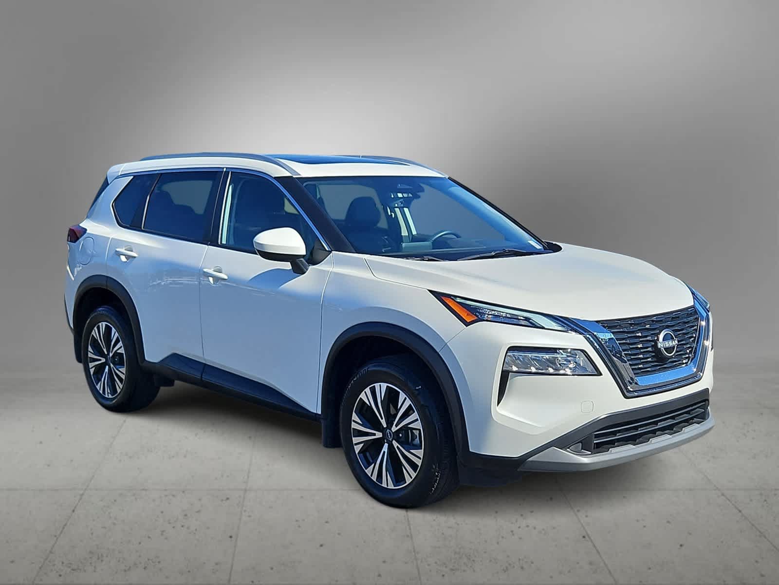 Used 2023 Nissan Rogue SV w/ SV Premium B Package AWD/4WD image 2