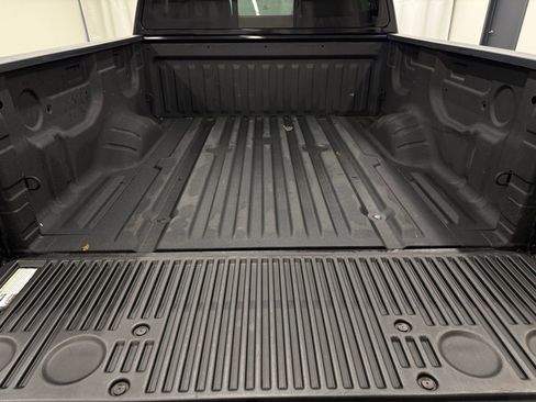 Used 2018 Nissan Titan S w/ S Utility Package image 5