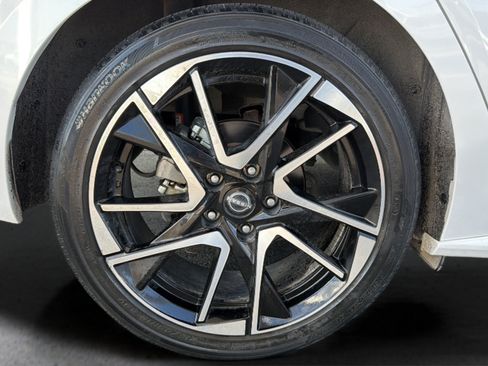 Certified 2024 Nissan Sentra SR FWD image 24
