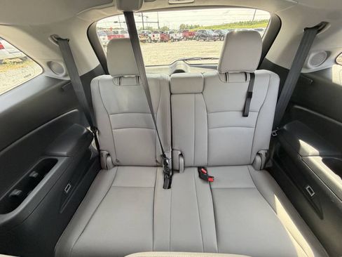 Used 2017 Honda Pilot Touring image 17