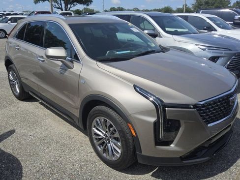 Used 2024 Cadillac XT4 Premium Luxury w/ Technology Package FWD image 2