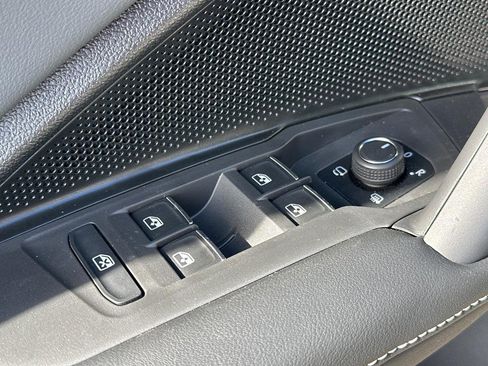 New 2026 Volkswagen Tiguan SEL R-Line image 19