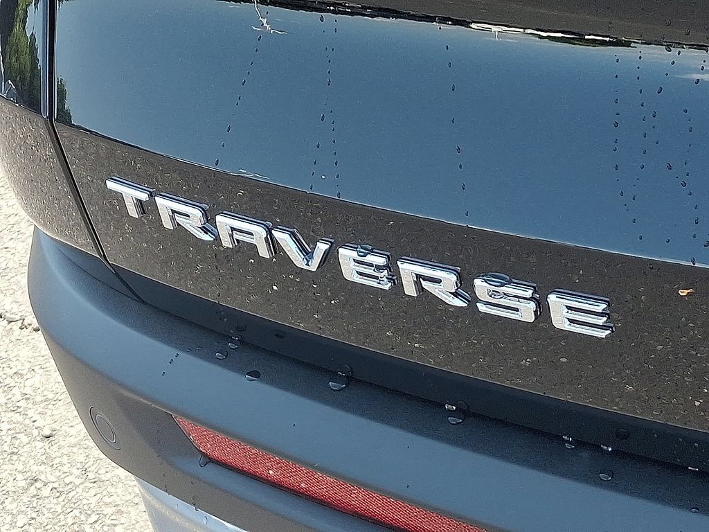 New 2027 Chevrolet Traverse LT w/ Sun and Wheel Package FWD image 5