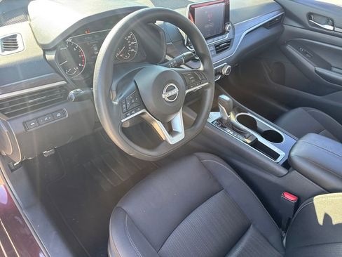 Used 2024 Nissan Altima 2.5 SV image 16