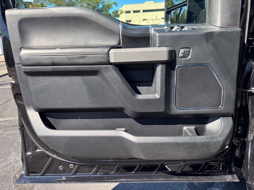 Used 2019 Ford F150 Platinum w/ Equipment Group 701A Luxury AWD/4WD image 17