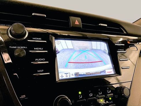 Used 2019 Toyota Camry LE w/ Convenience Package FWD image 20