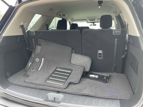 New 2026 Nissan Pathfinder S image 9