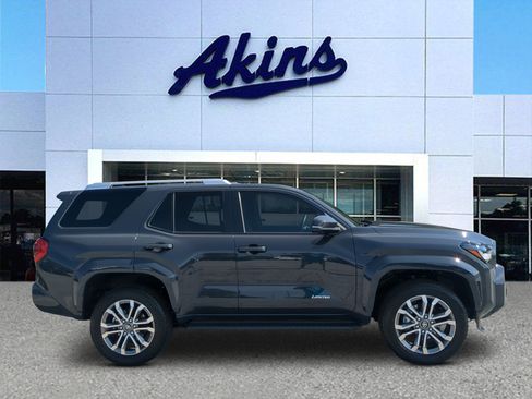 Used 2025 Toyota 4Runner Limited RWD image 1