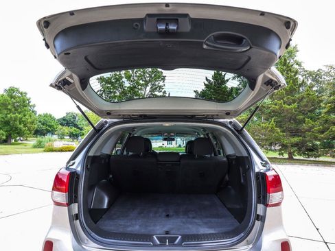 Used 2015 Kia Sorento LX FWD image 16