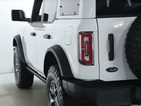 Used 2025 Ford Bronco Badlands image 16