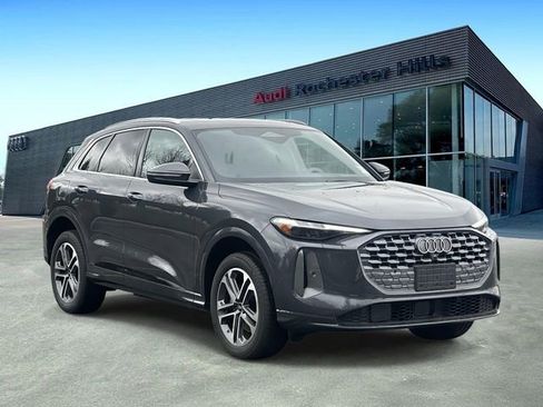 Certified 2025 Audi Q5 Premium Plus w/ Premium Plus AWD/4WD image 7