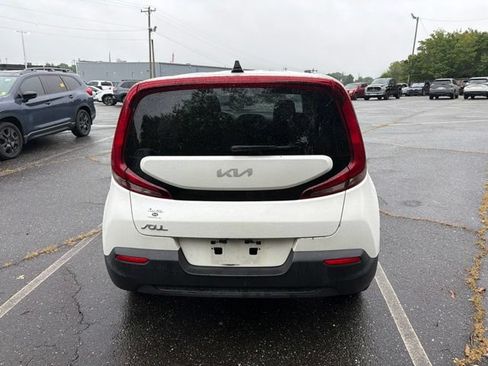 Used 2022 Kia Soul LX FWD image 6