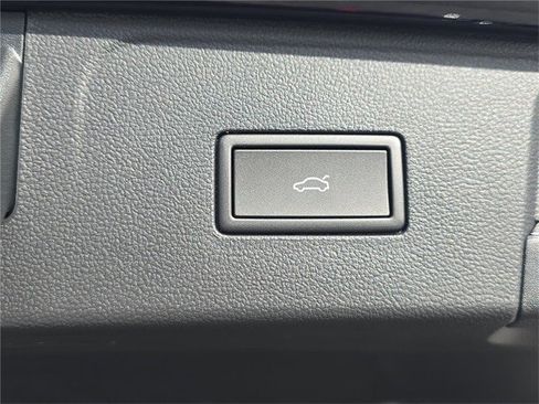 New 2026 Volkswagen Atlas SE image 26