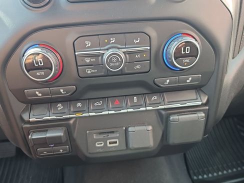 Used 2019 Chevrolet Silverado 1500 LT w/ All-Star Edition image 17