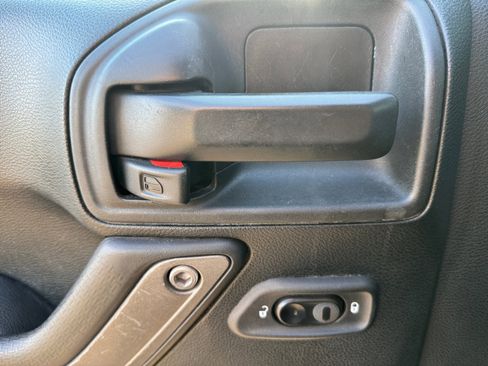 Used 2018 Jeep Wrangler Unlimited Sport S image 14