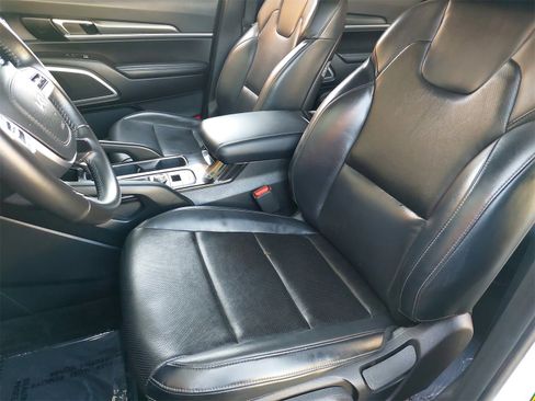 Certified 2022 Kia Telluride LX image 16