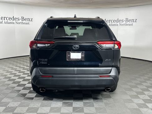 Used 2021 Toyota RAV4 XLE w/ Convenience Package FWD image 6