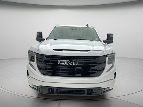 Used 2024 GMC Sierra 1500 Elevation w/ X31 Off-Road Package AWD/4WD image 2