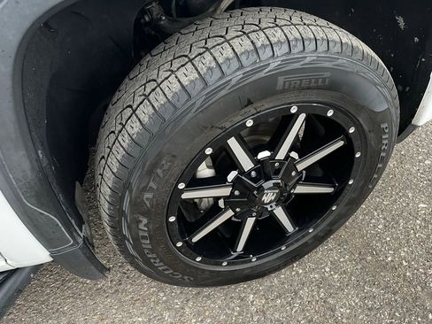 Used 2020 GMC Sierra 1500 AT4 w/ AT4 Premium Package image 12