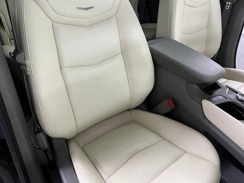 Used 2025 Cadillac XT5 Premium Luxury w/ Technology Package AWD/4WD image 18