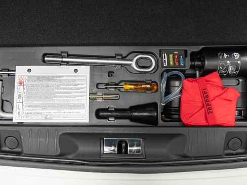 Used 2015 Ferrari California T image 49