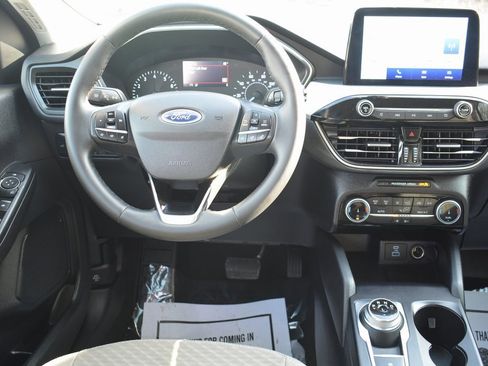 Used 2022 Ford Escape SE w/ Convenience Package image 3