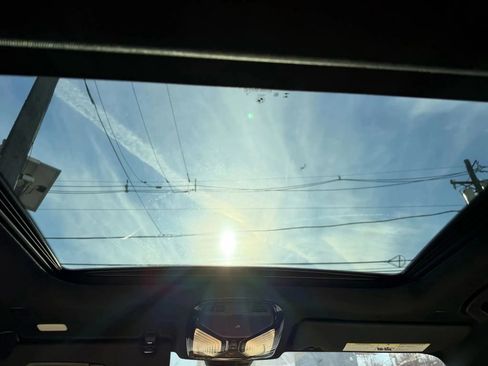 Used 2022 BMW 330i xDrive Sedan w/ Driving Assistance Package image 28