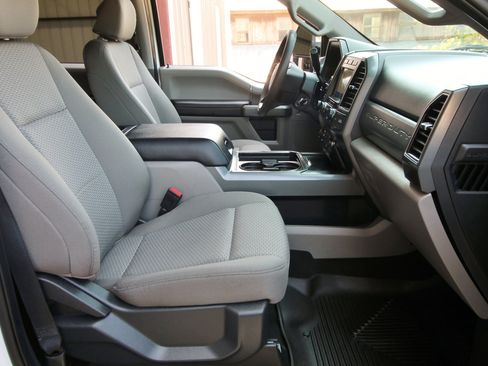 Used 2022 Ford F250 XLT w/ XLT Premium Package AWD/4WD image 36