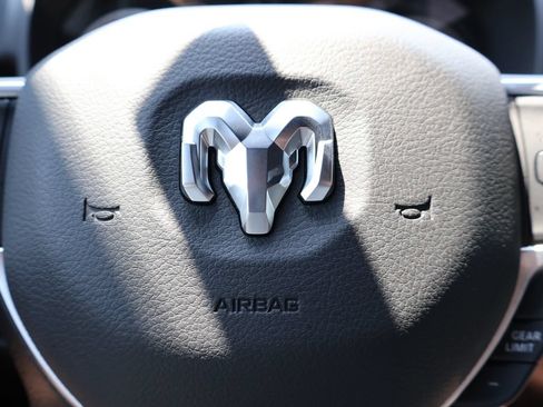 Used 2025 RAM 2500 Big Horn AWD/4WD image 19