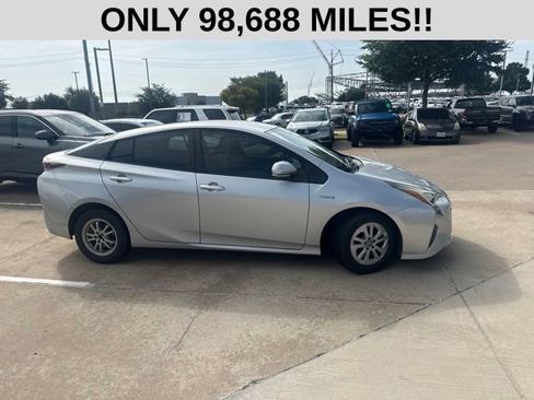 Used 2016 Toyota Prius Two FWD image 2