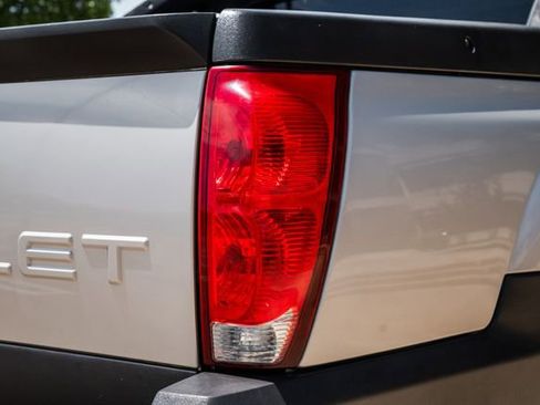 Used 2004 Chevrolet Avalanche 2WD image 53