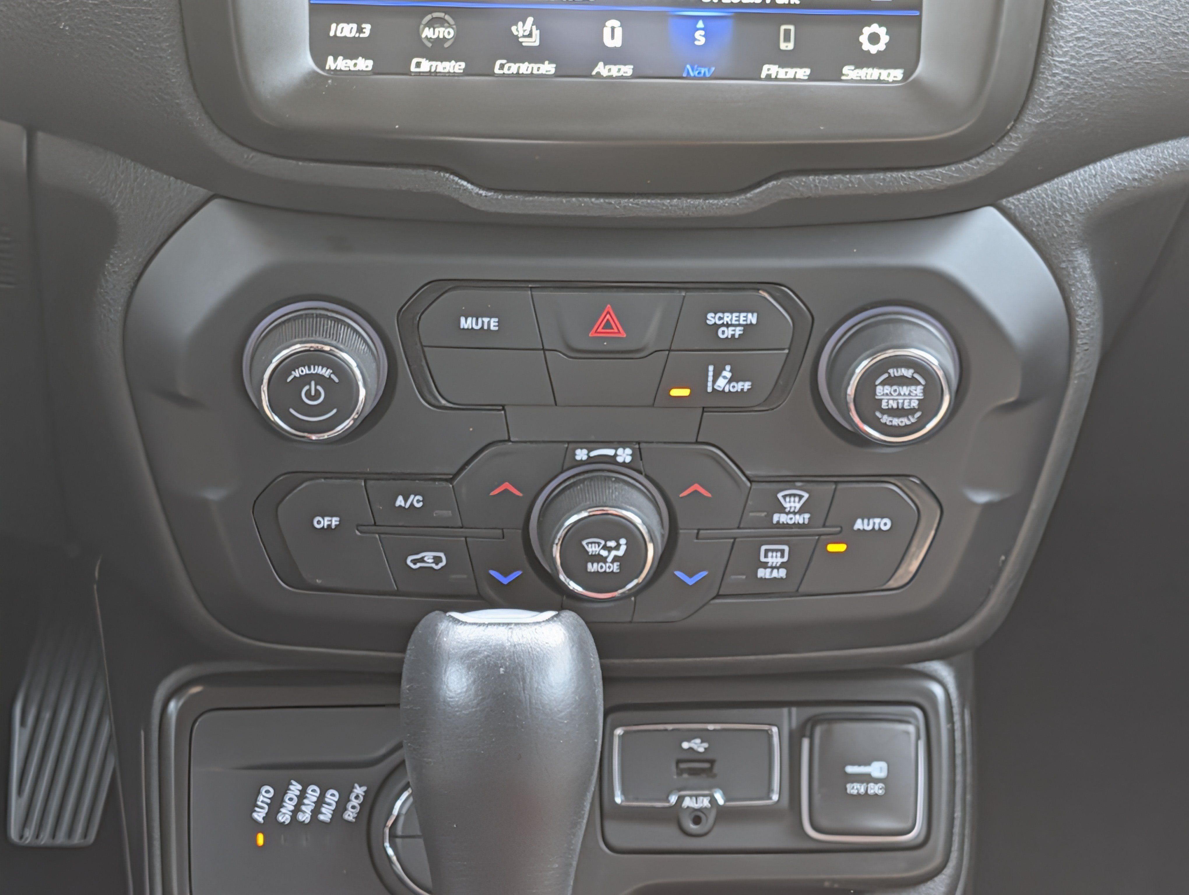 Used 2022 Jeep Renegade Trailhawk AWD/4WD image 23
