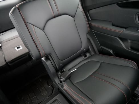 Certified 2025 Honda Pilot TrailSport image 14