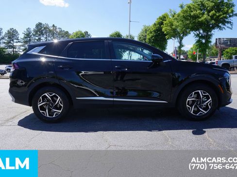 Used 2025 Kia Sportage LX image 11