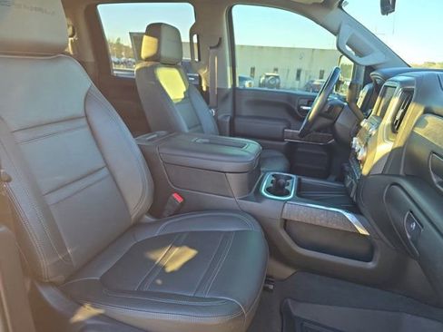 Used 2022 GMC Sierra 2500 Denali w/ Denali Ultimate Package image 10