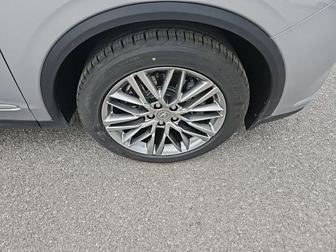 Used 2023 Acura MDX SH-AWD w/ Advance Package image 10