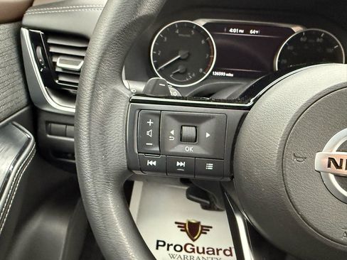 Used 2021 Nissan Rogue SV image 15