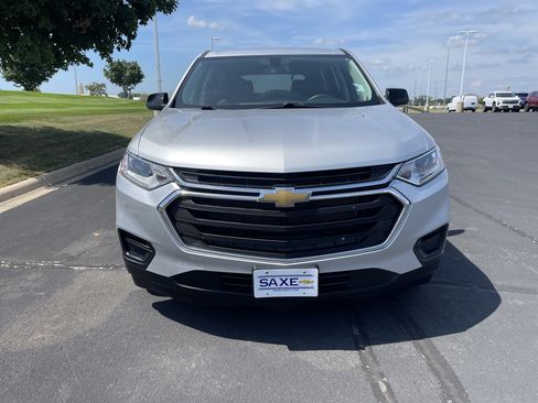 Used 2021 Chevrolet Traverse LS AWD/4WD image 8