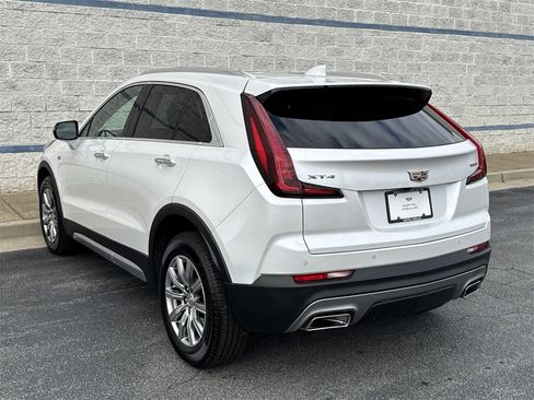 Used 2023 Cadillac XT4 Premium Luxury w/ Cold Weather Package image 5