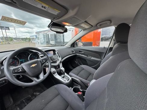 Used 2015 Chevrolet Cruze LT FWD image 25