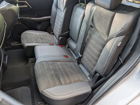 Used 2023 Mitsubishi Outlander SE FWD image 19