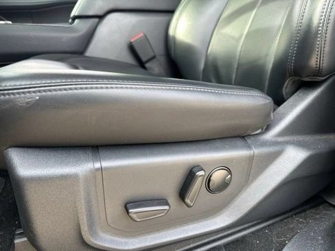 Used 2024 Ford Expedition XLT RWD image 6