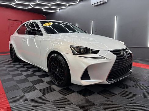 Used 2017 Lexus IS 200t Base 4dr Sedan w/ Navigation System Package image 31