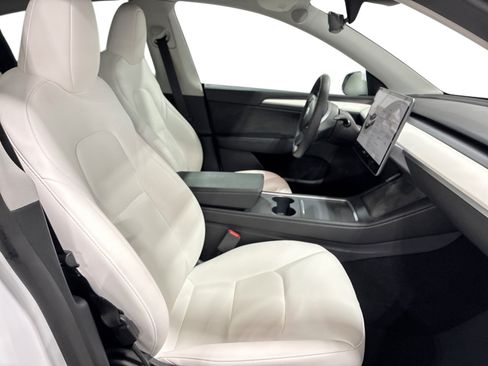 Certified 2023 Tesla Model Y Performance AWD/4WD image 13