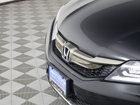 Used 2017 Honda Accord EX image 11