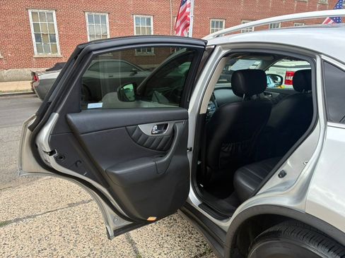 Used 2013 INFINITI FX37 AWD w/ Premium Pkg image 13